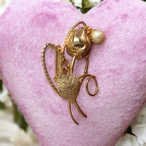 Vintage White Pearl Brooch Pearlescent Bead Pin Brooch Women’s Costume Jewelry